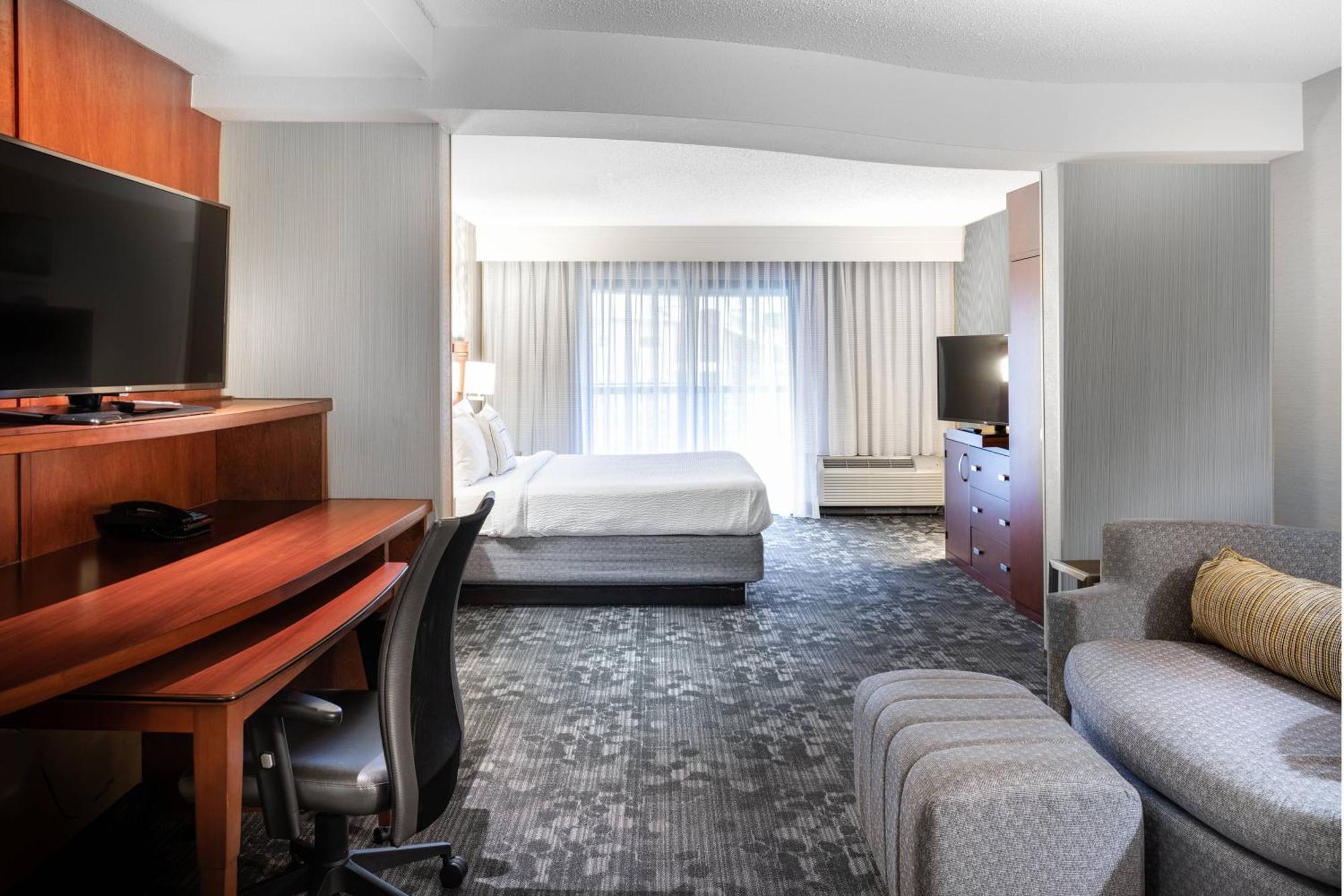 Courtyard By Marriott Denton Ξενοδοχείο Εξωτερικό φωτογραφία