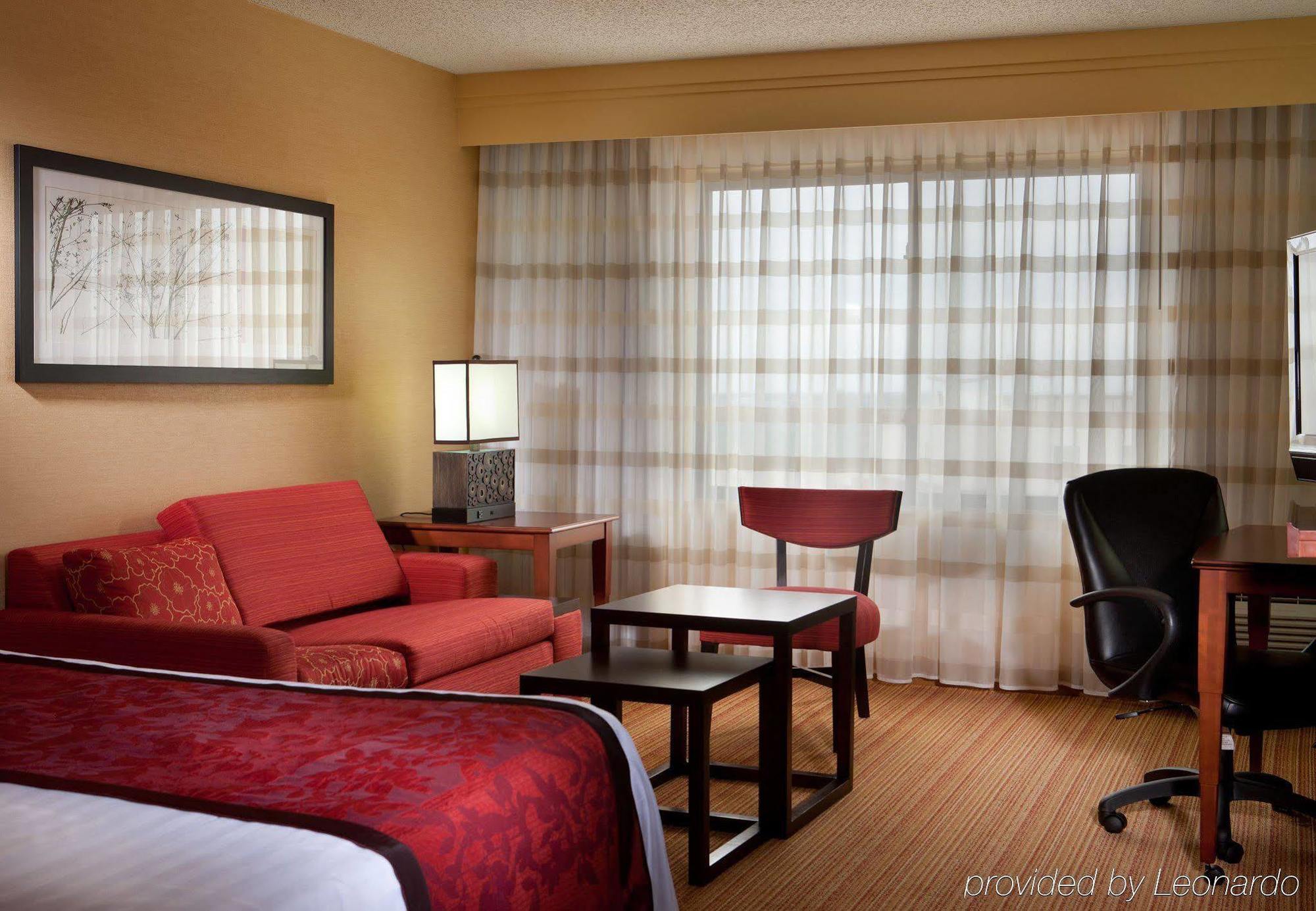 Courtyard By Marriott Denton Ξενοδοχείο Δωμάτιο φωτογραφία